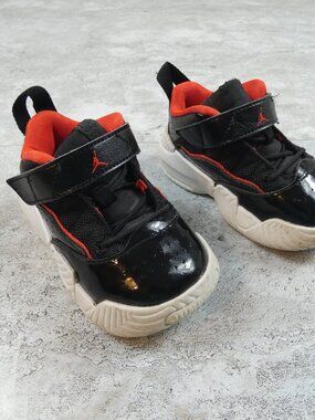 Nike AIr Jordan Baby Black Red Retro Sneaker